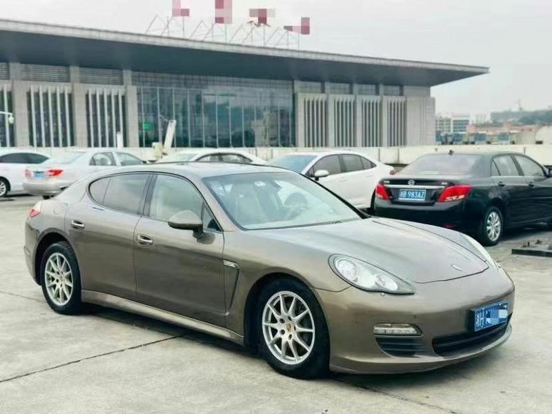 东莞11年保时捷帕拉梅拉2