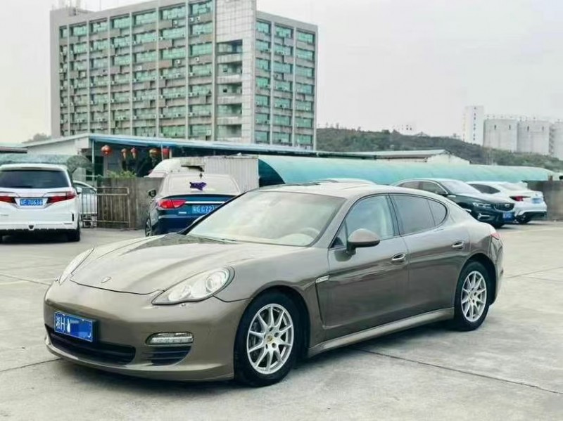 东莞11年保时捷帕拉梅拉3