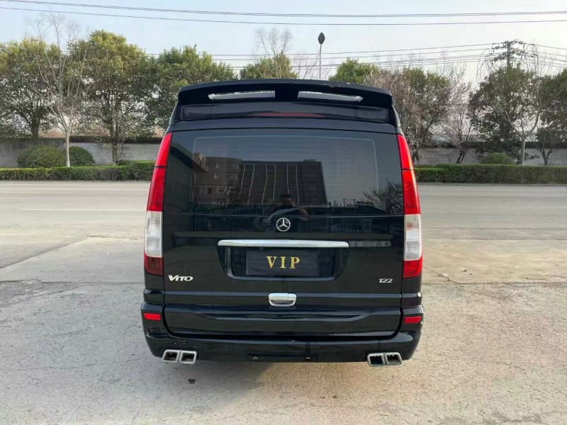 徐州14年奔驰威霆9