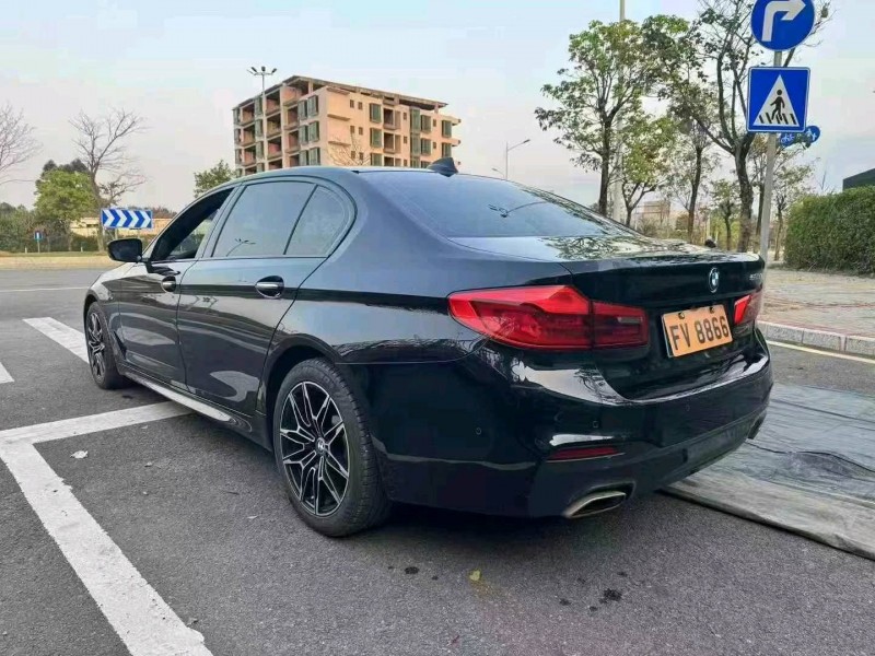 江门18年宝马5系8