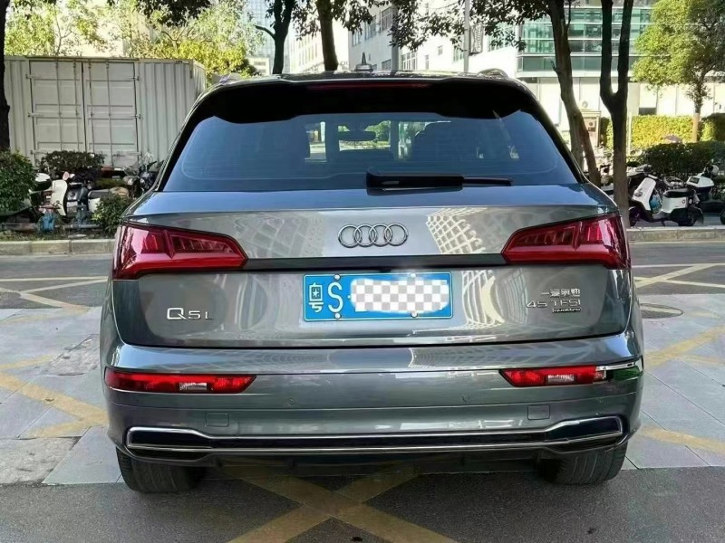 深圳20年奧迪Q58