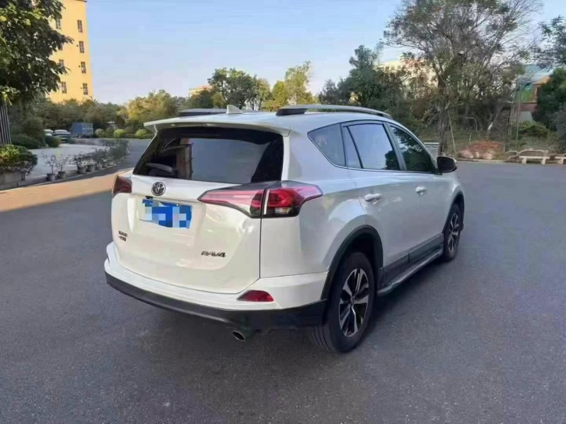 江门18年丰田RAV4荣放8