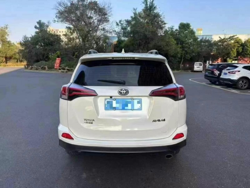江门18年丰田RAV4荣放9