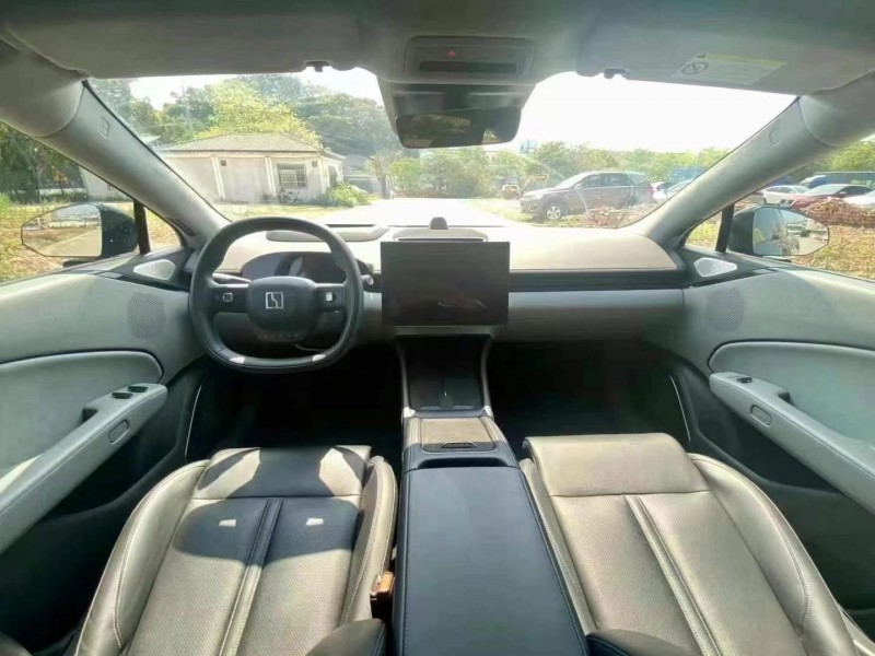 湛江24年極氪汽車0074