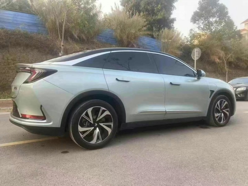 南寧25年極狐汽車阿爾法8