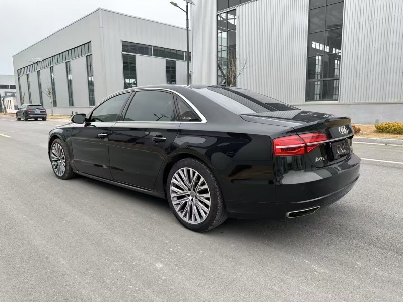 徐州18年奥迪A8L7