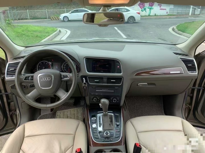 广州12年奥迪Q57