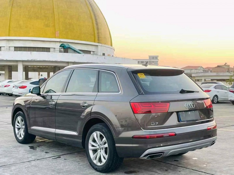 东莞17年奥迪Q79