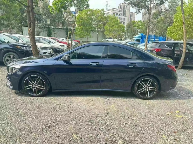 广州17年奔驰CLA8