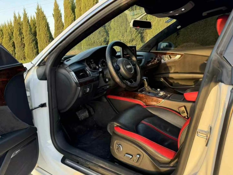 济宁17年奥迪A7L5