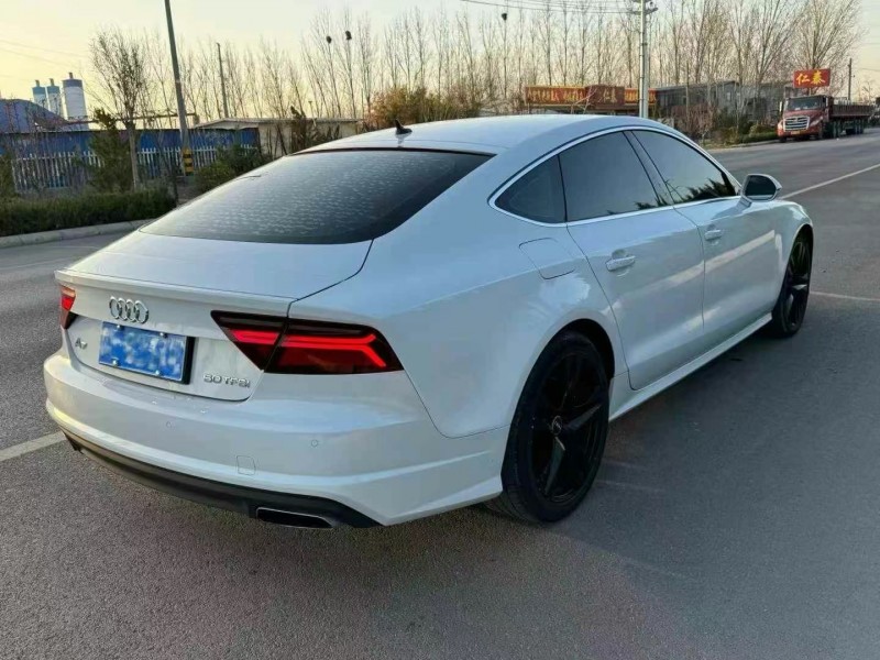 济宁17年奥迪A7L8