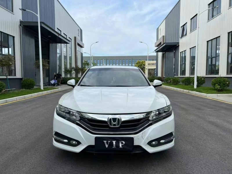 徐州16年本田思铂睿1