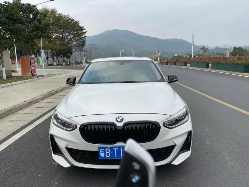 东莞22年宝马1系1