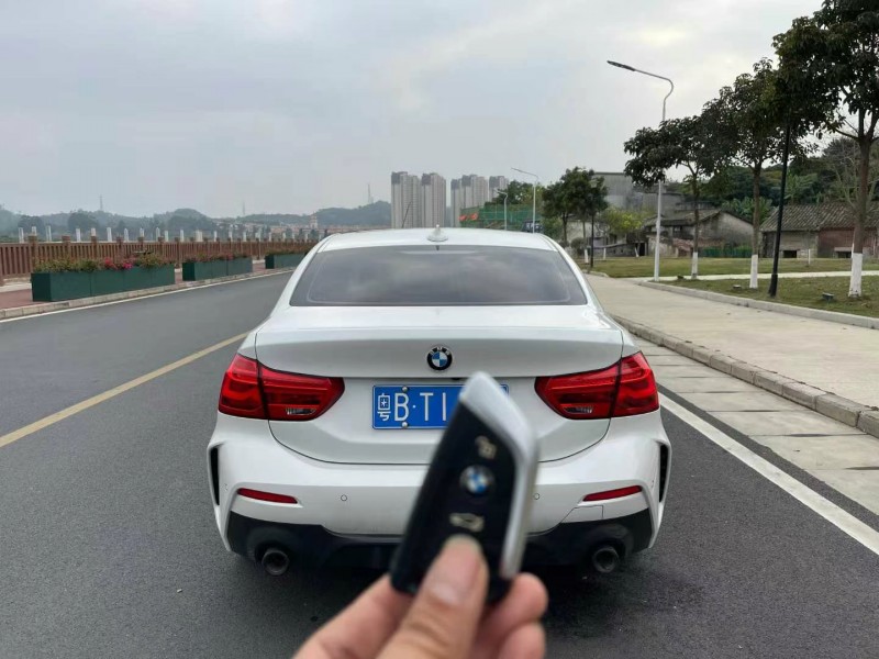 东莞22年宝马1系9