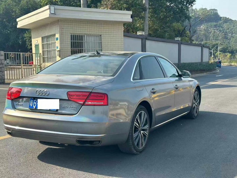 东莞11年奥迪A8L8