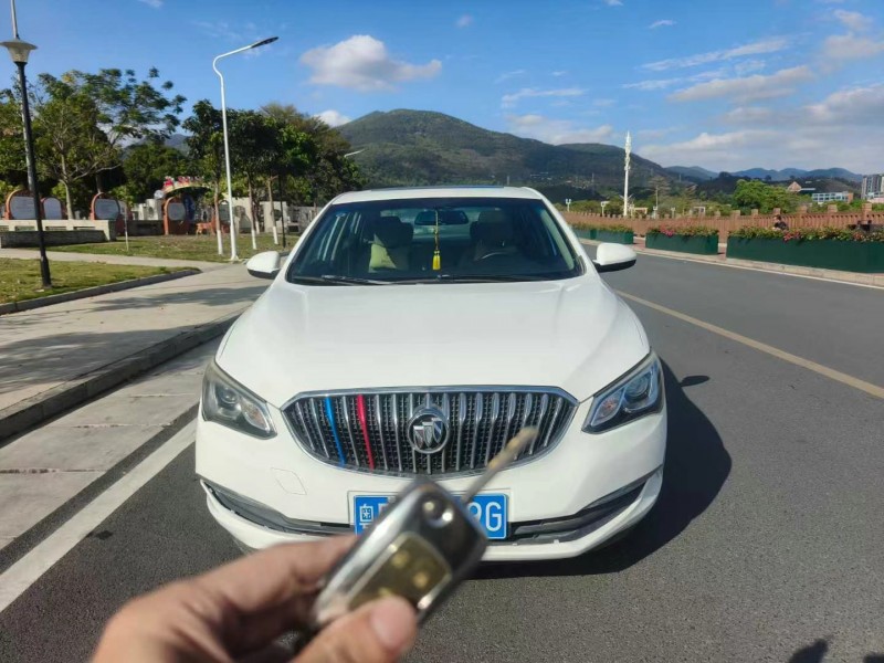 东莞17年别克英朗1