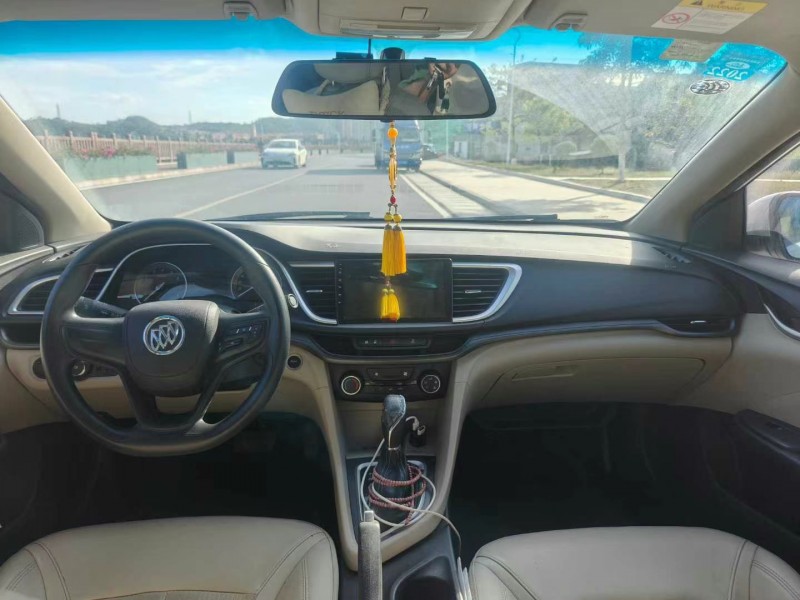 东莞17年别克英朗4