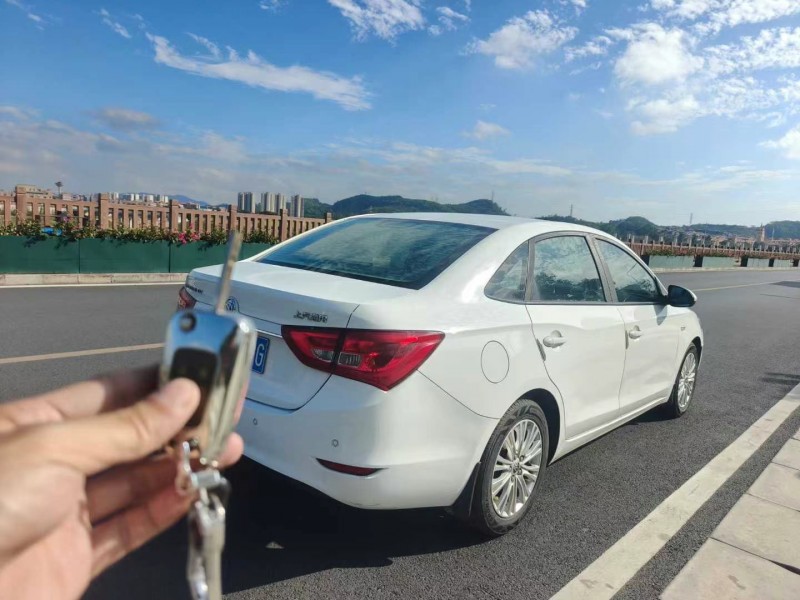 东莞17年别克英朗8