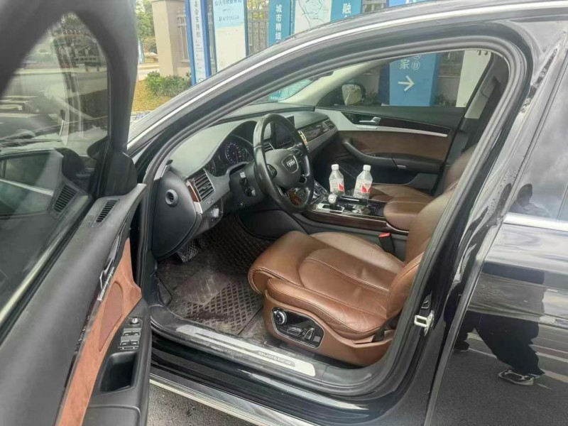 东莞16年奥迪A8L6