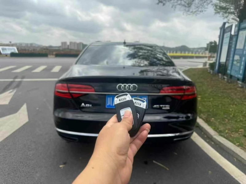 东莞16年奥迪A8L9