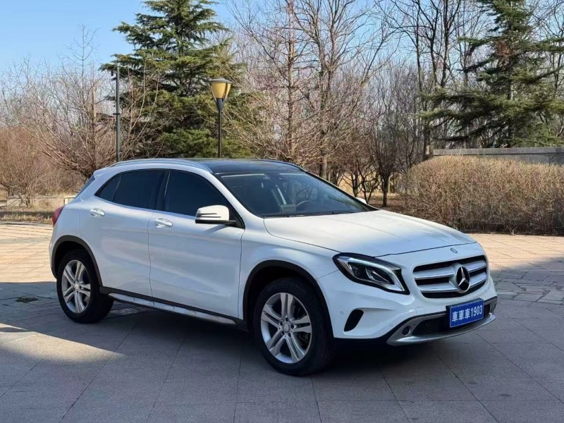 青岛17年奔驰GLA2