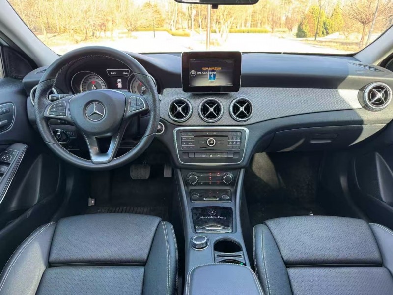 青岛17年奔驰GLA4