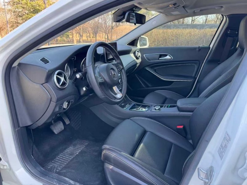 青岛17年奔驰GLA6