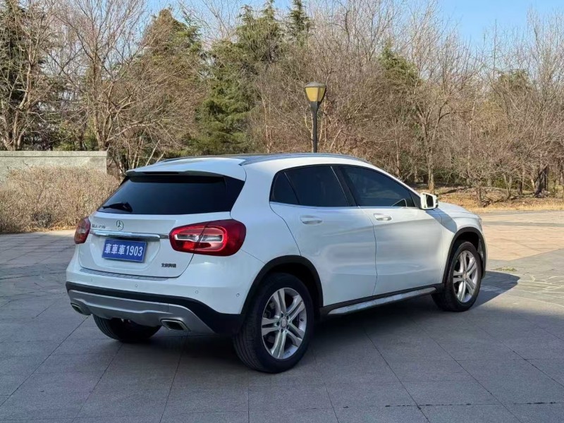 青岛17年奔驰GLA7