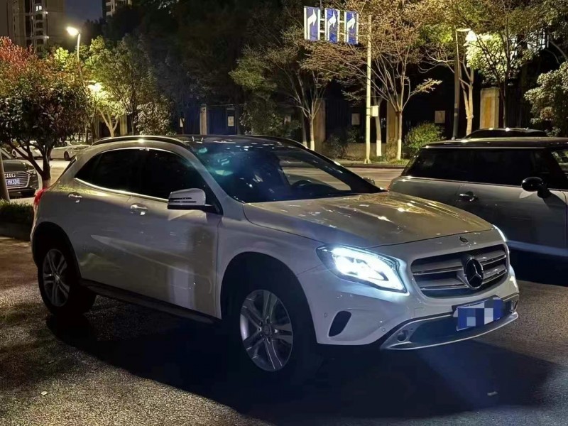 青岛17年奔驰GLA2