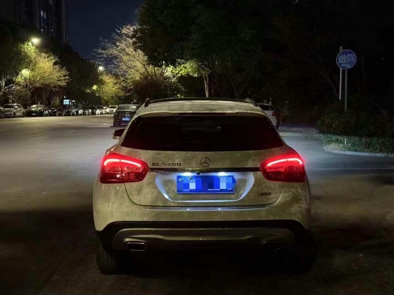 青岛17年奔驰GLA6