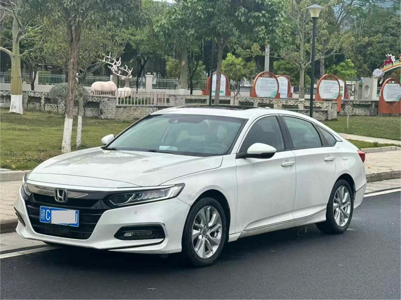 东莞18年本田雅阁3