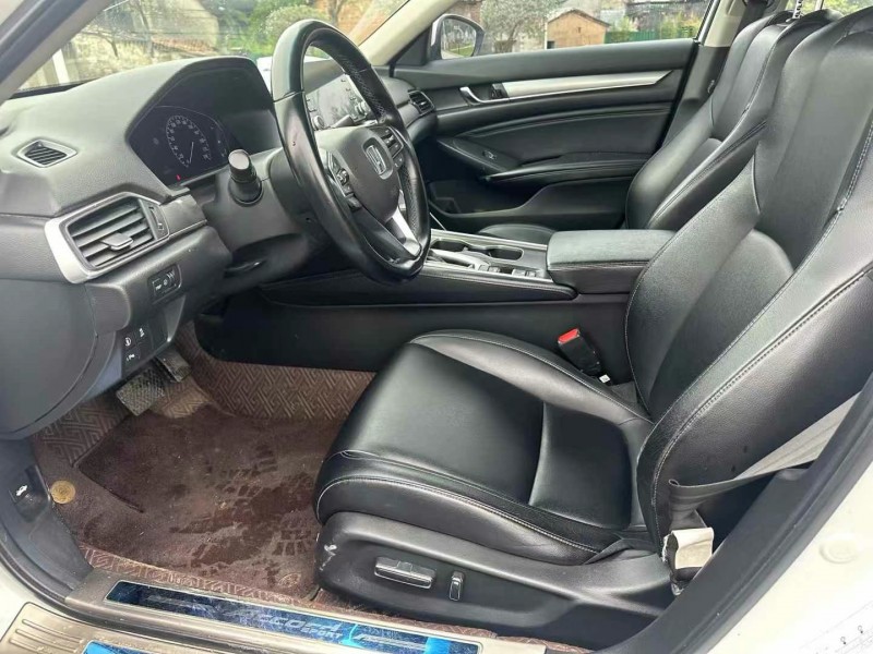 东莞18年本田雅阁4