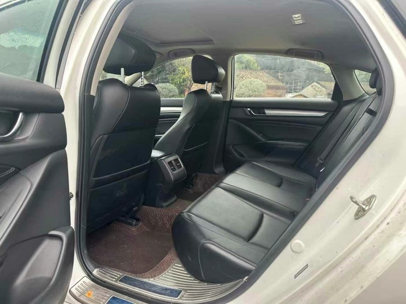 东莞18年本田雅阁6