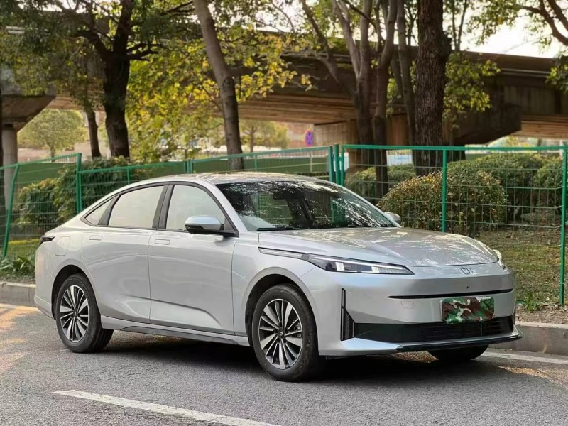 廣州25年長安汽車啟源2
