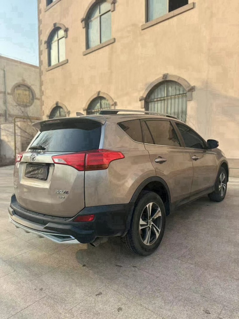 青島16年豐田RAV4榮放7