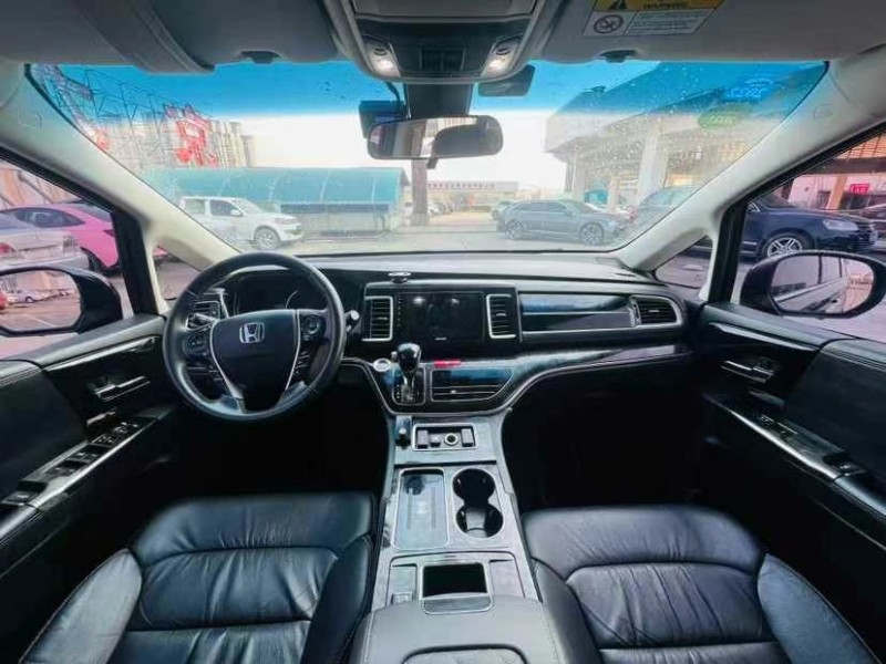 东莞20年本田艾力绅5