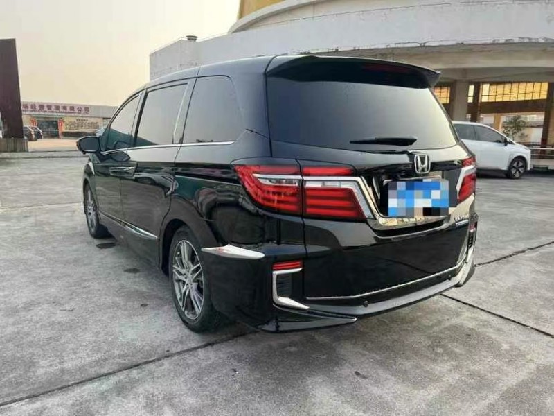 东莞20年本田艾力绅8