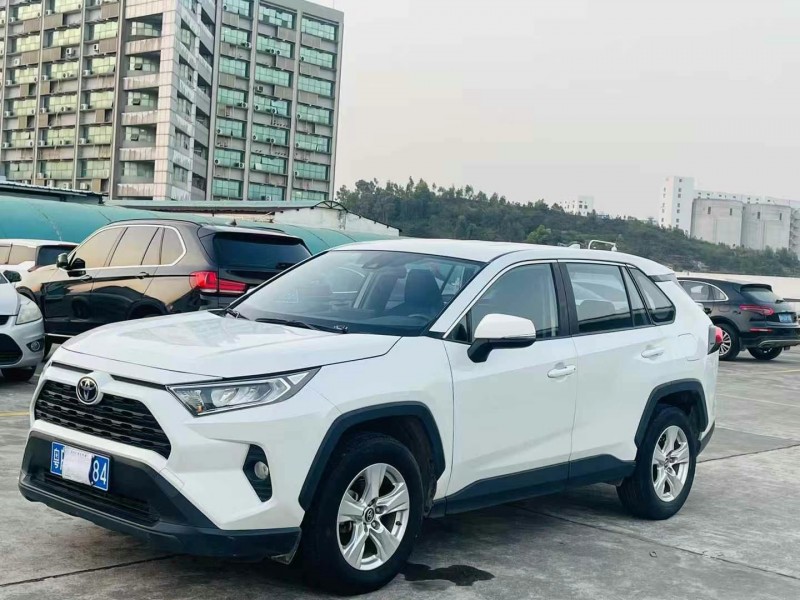 东莞21年丰田RAV42