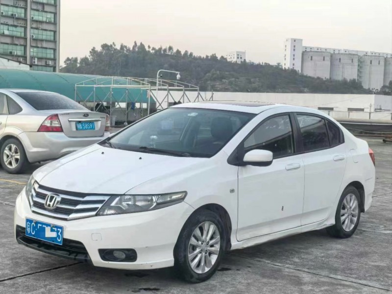 东莞15年本田锋范2