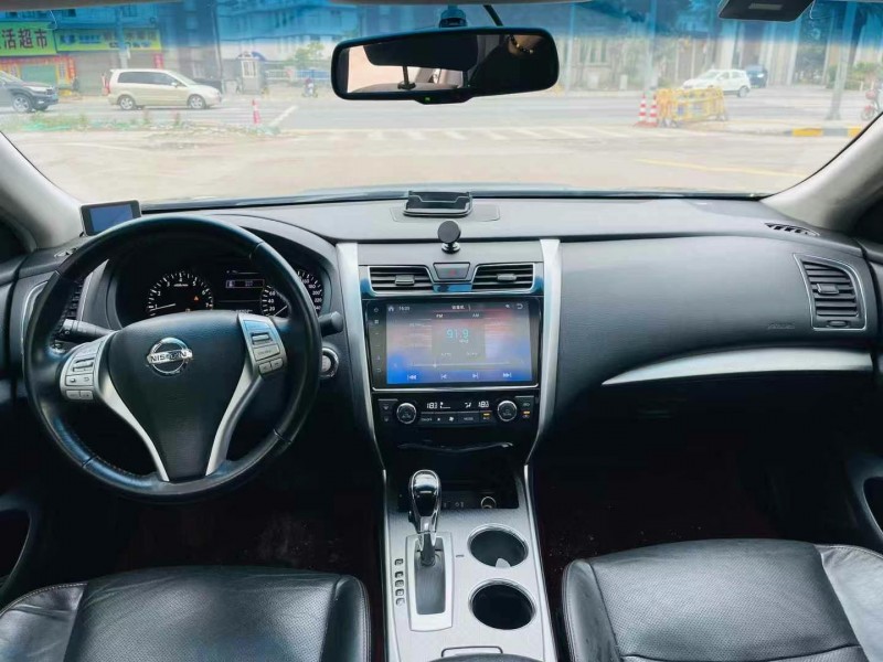 東莞18年日產天籟5