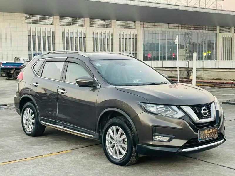 東莞18年日產奇駿2