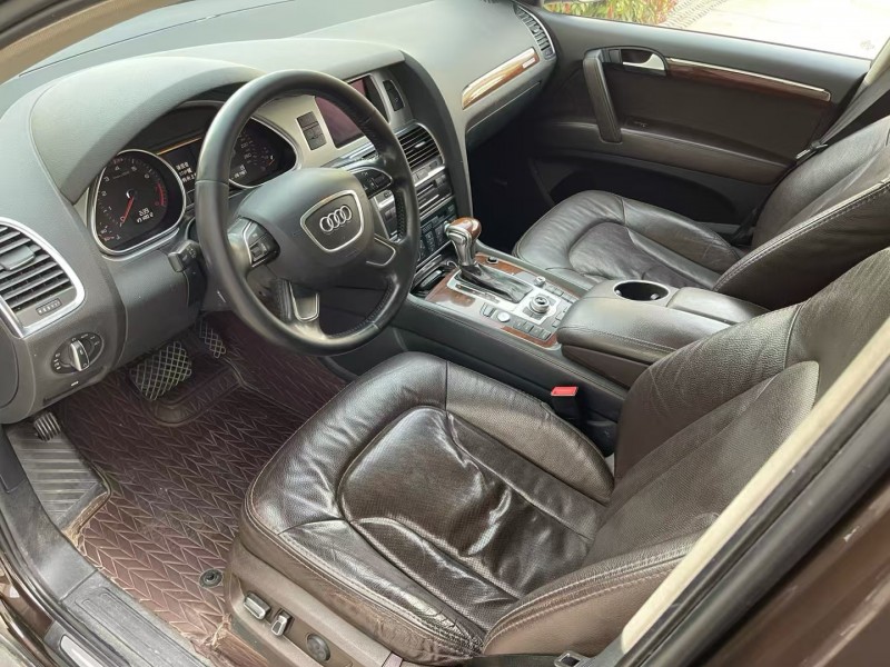 济宁13年奥迪Q75