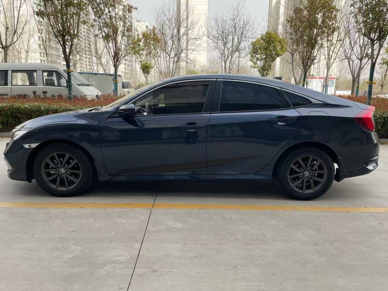 济宁21年本田思域8