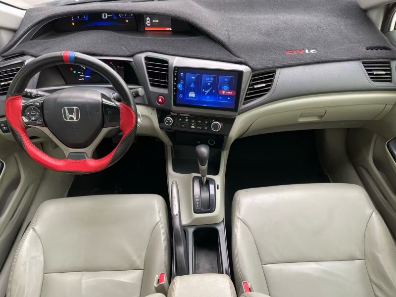 济宁16年本田思域4