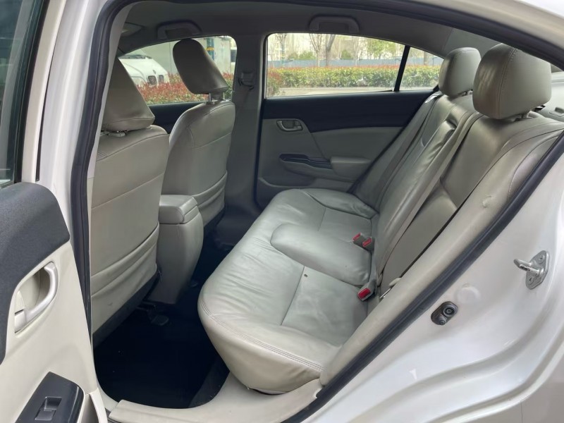 济宁16年本田思域6