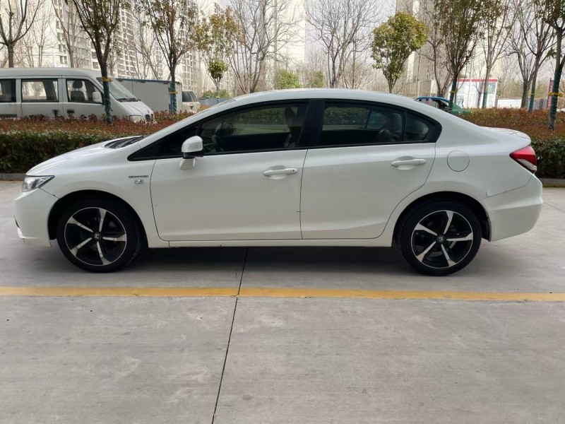 济宁16年本田思域7