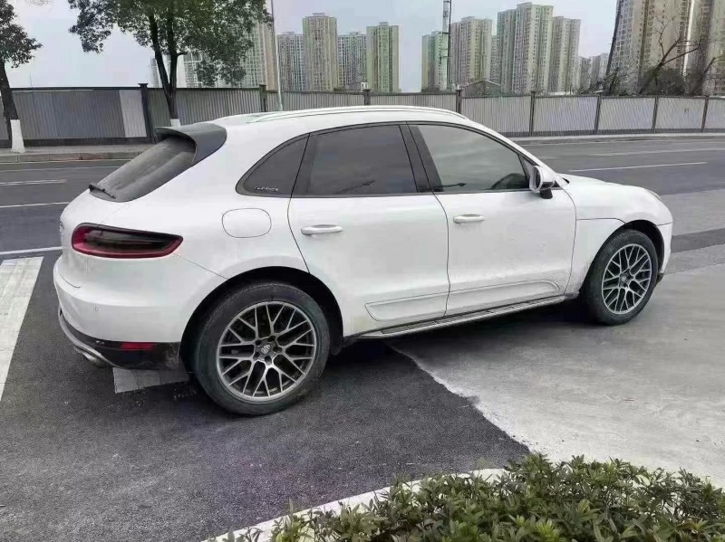 重慶17年保時捷Macan8