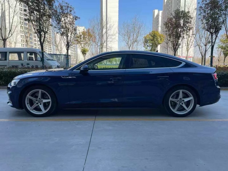 济宁18年奥迪A58