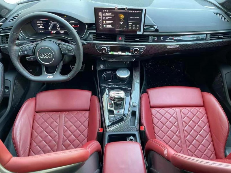 济宁22年奥迪S44