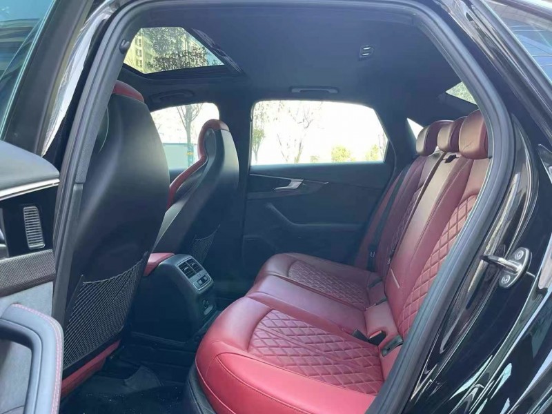 济宁22年奥迪S46